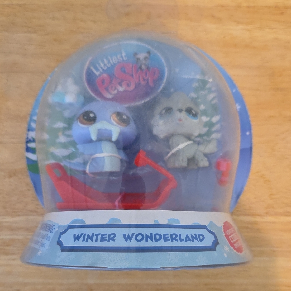 Littlest Pet Shop Winter Wonderland Playset - Blue and Gray